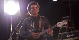 Thiago-Mendonca-como-Renato-Russo-05Jul2011