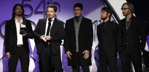 james-moll-premia-o-foo-fighters-pelo-documentario-back-and-forth-no-grammy