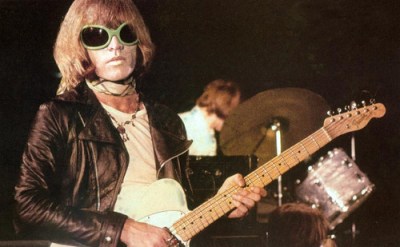 Brian Jones em sua versão psicodélica.