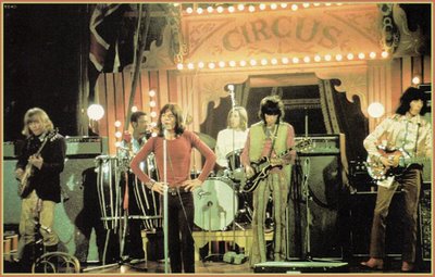 A banda toca no Circus: despedida à psicodelia.