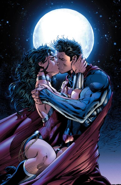 Nas histórias atuais, a Mulher-Maravilha é namorada do Superman.