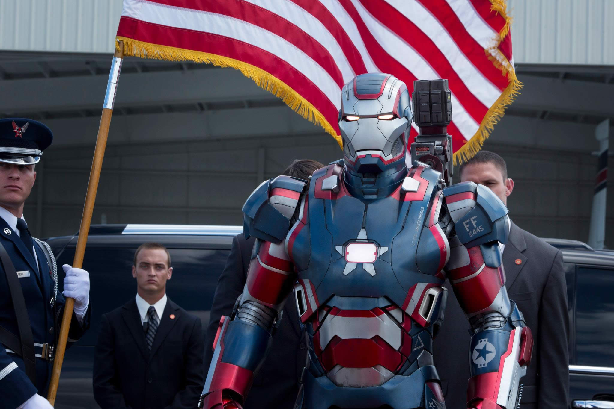 iron-man 3 oficial iron patriot