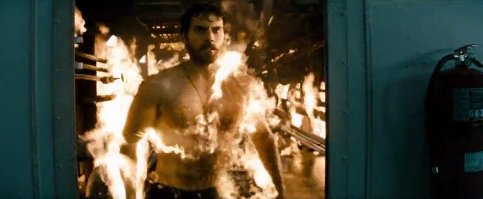 Um Clark Kent barbado pega fogo em cena do trailer.