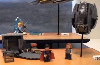 O set Black Zero Escape traz também Lois Lane.