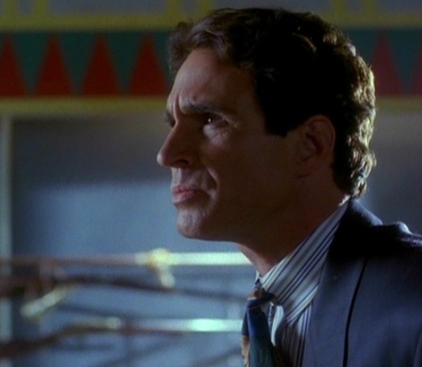 John Shea: versão charmosa e maligna.