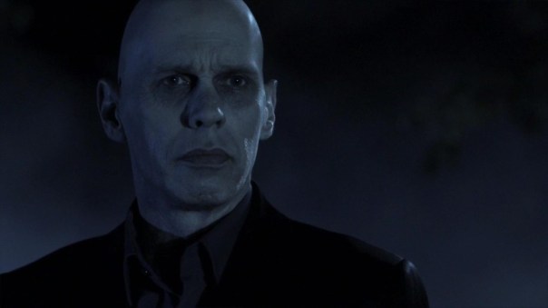 Gray como o clone envelhecido de Lex Luthor.