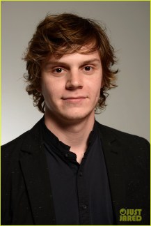 Evans Peters fará Mercúrio no filme dos X-Men.