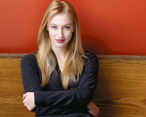 Sarah Gadon entra para o elenco: mas quem ela interpreta?