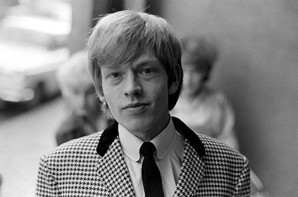Brian Jones bem no início, ainda com os cabelos curtos.