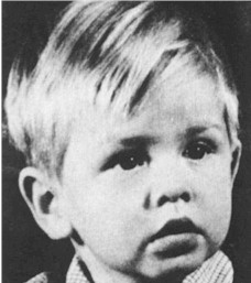 Brian Jones em sua única fase inocente.