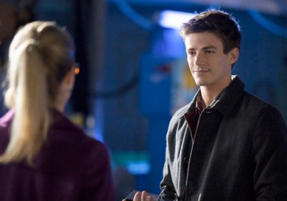 Grant Gustin como Barry Allen em sua estreia em Arrow. 