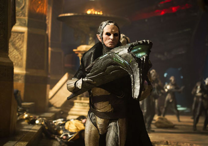 thor 2 official malekith with a gun