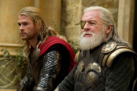 Thor e Odin. Anthony Hopkins brilha de novo. 