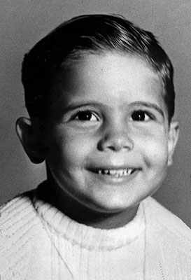 Cazuza criança. Agenor, não. 