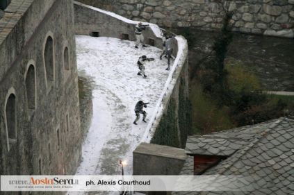 Soldados nas gravações na Itália.