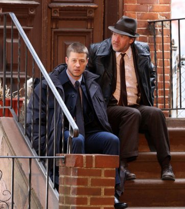 Os detetives James Gordon e Harvey Bullock.