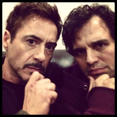 Robert Downey Jr. e Mark Ruffalo nos sets de filmagem: equipe reunida. 
