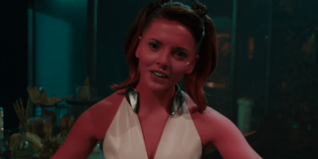 Ophelia Lovibond caracterizada para o filme: quem é ela?