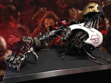 A versão primitiva de Ultron é exibida na Comic-Con.