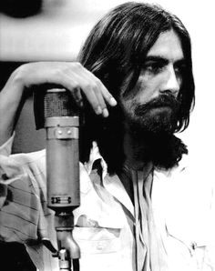 George Harrison nas sessões de Abbey Road: sucesso com Something.