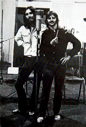 George e Ringo gravam vocais. 