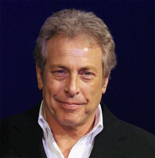 Charles Roven: produtor dos filmes da DC Comics.