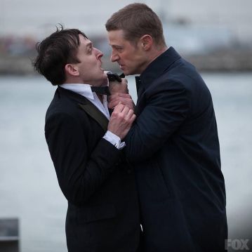 O confronto entre Gordon e o Pinguim define a jornada de ambos.