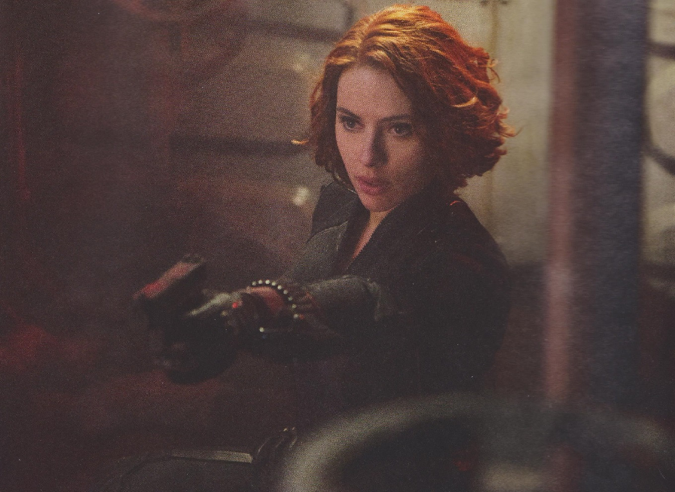 ageofultron empire inside black widow with gun