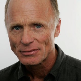 Ed Harris pode viver Rick Flagg Sr.