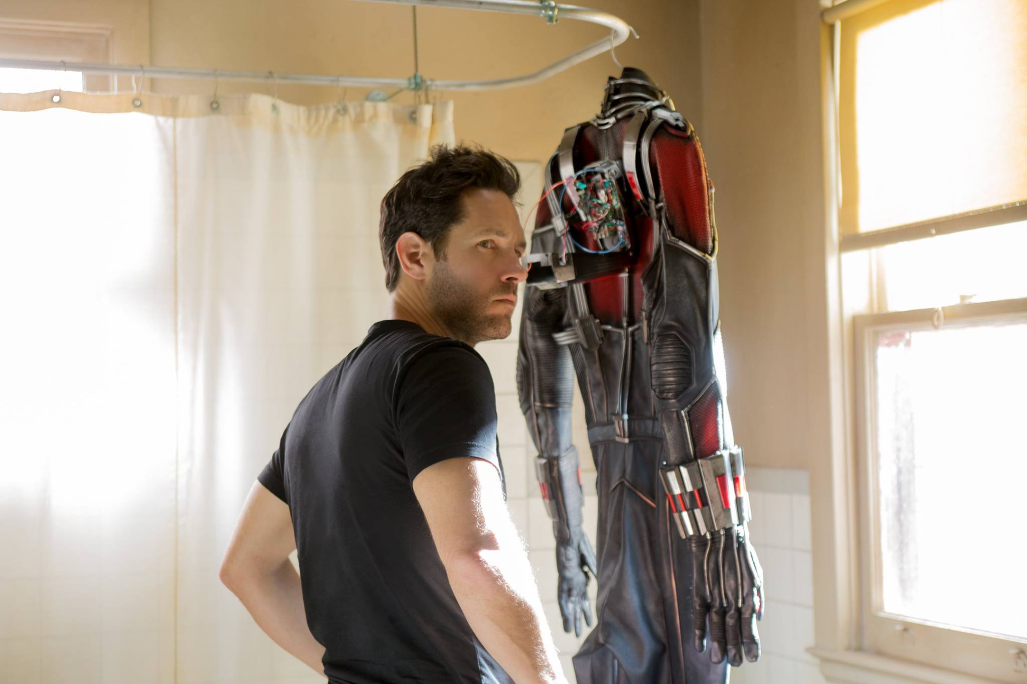 ant-man scott lang and the suit