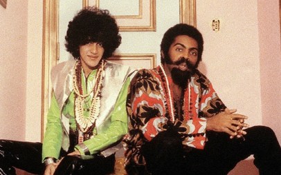 Caetano e Gil nos anos 1970: Tropicália. 