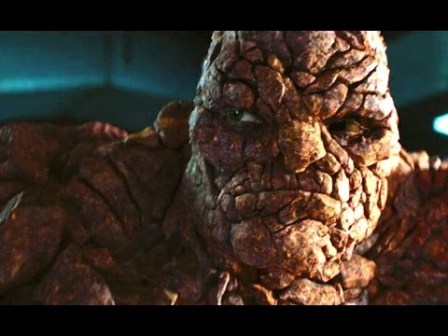 Detalhe do rosto do Coisa.