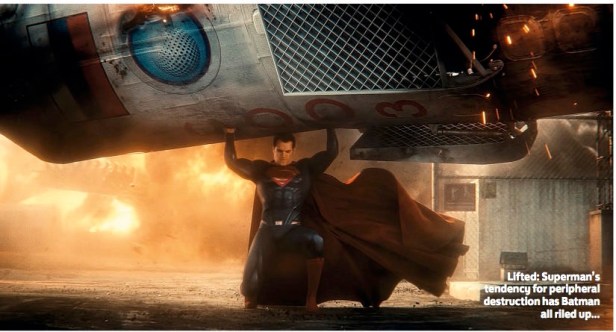 Superman: temido por seus poderes.