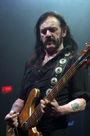 Lemmy ao vivo em foto recente: problemas de saúde. 