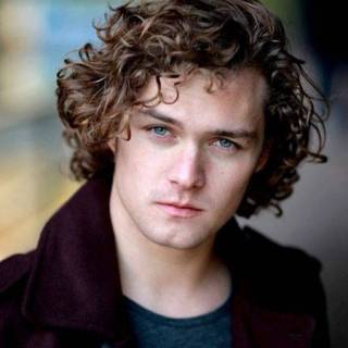 Finn Jones será Danny Rand, o Punho de Ferro. 
