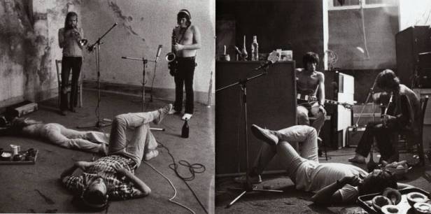 Clima informal nas gravações de Exile, no porão francês. 