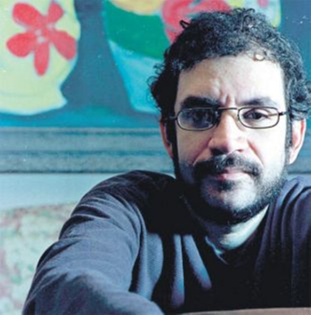 renato-russo-serio-close