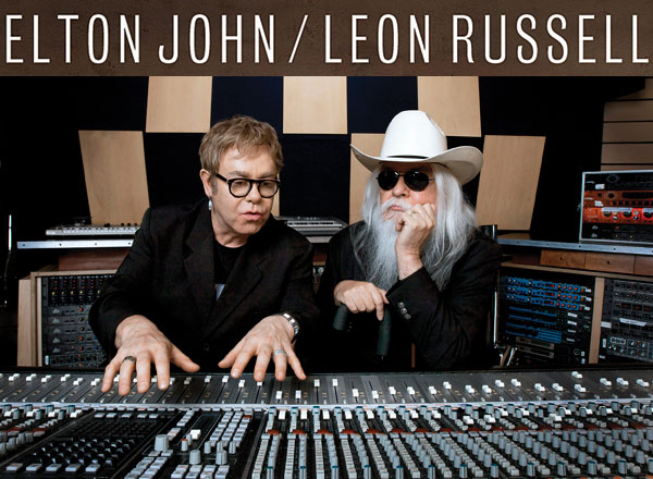 Elton John e Leon Russell em 2010. 