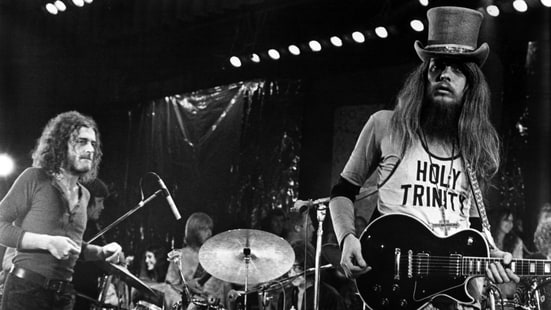 Joe Cocker e Leon Russell no palco em 1971. 