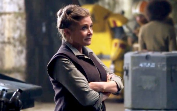 star-wars-force-awakens-leia-in-the-base