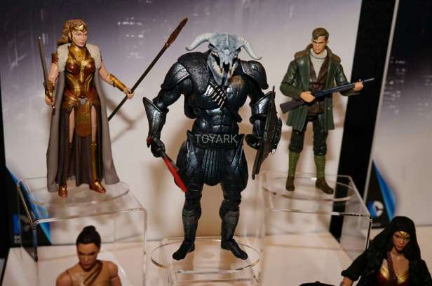 toy_fair_2017_mattel_dc_028