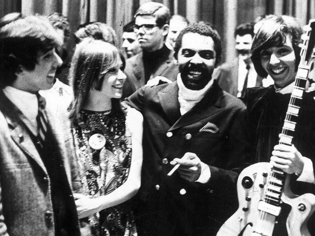 mutantes com gil no festival