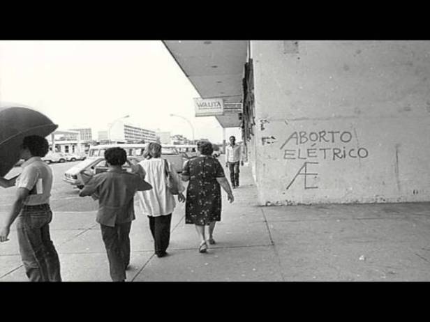 aborto eletrico pixação