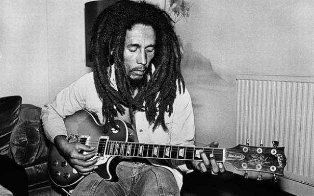bob_marley with guitar